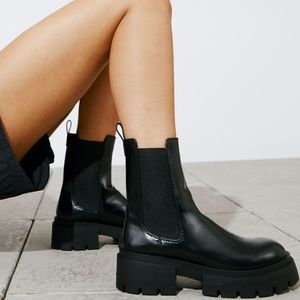 NWOT H&M Chelsea Boot